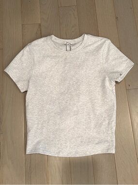 Garage women’s Short-Sleeve Tee in Heather Gray